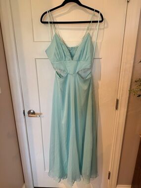 Selfie Leslie/ Saints & Secrets Spaghetti Strap Cutout Maxi Dress